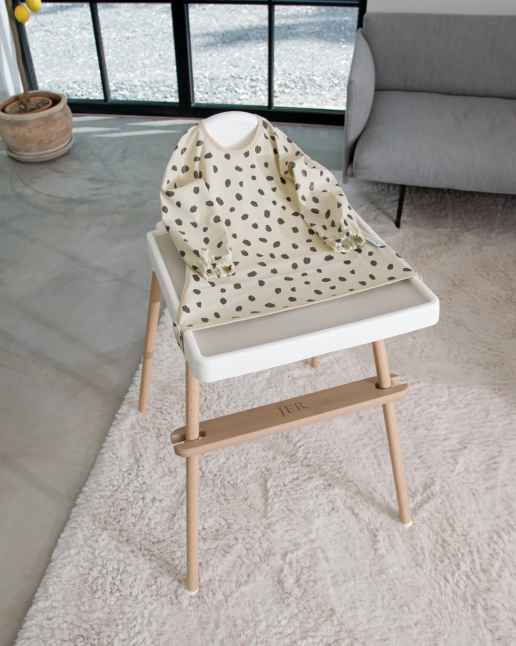 Långärmad Haklapp Med Förkläde - Pricken Beige - Image 4